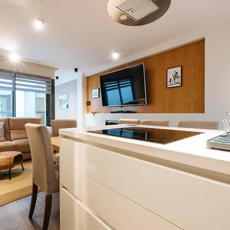 Elegant Duplex 3 Master Bedrooms And Private