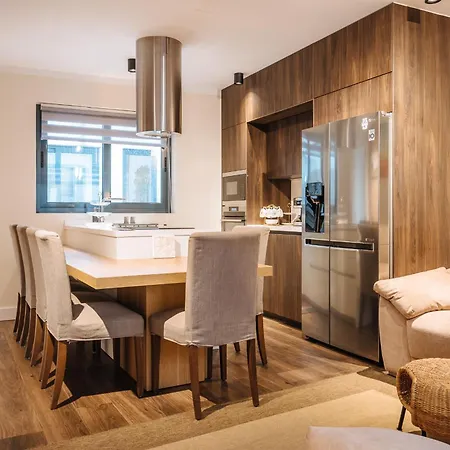Elegant Duplex 3 Master Bedrooms And Private Appartement *